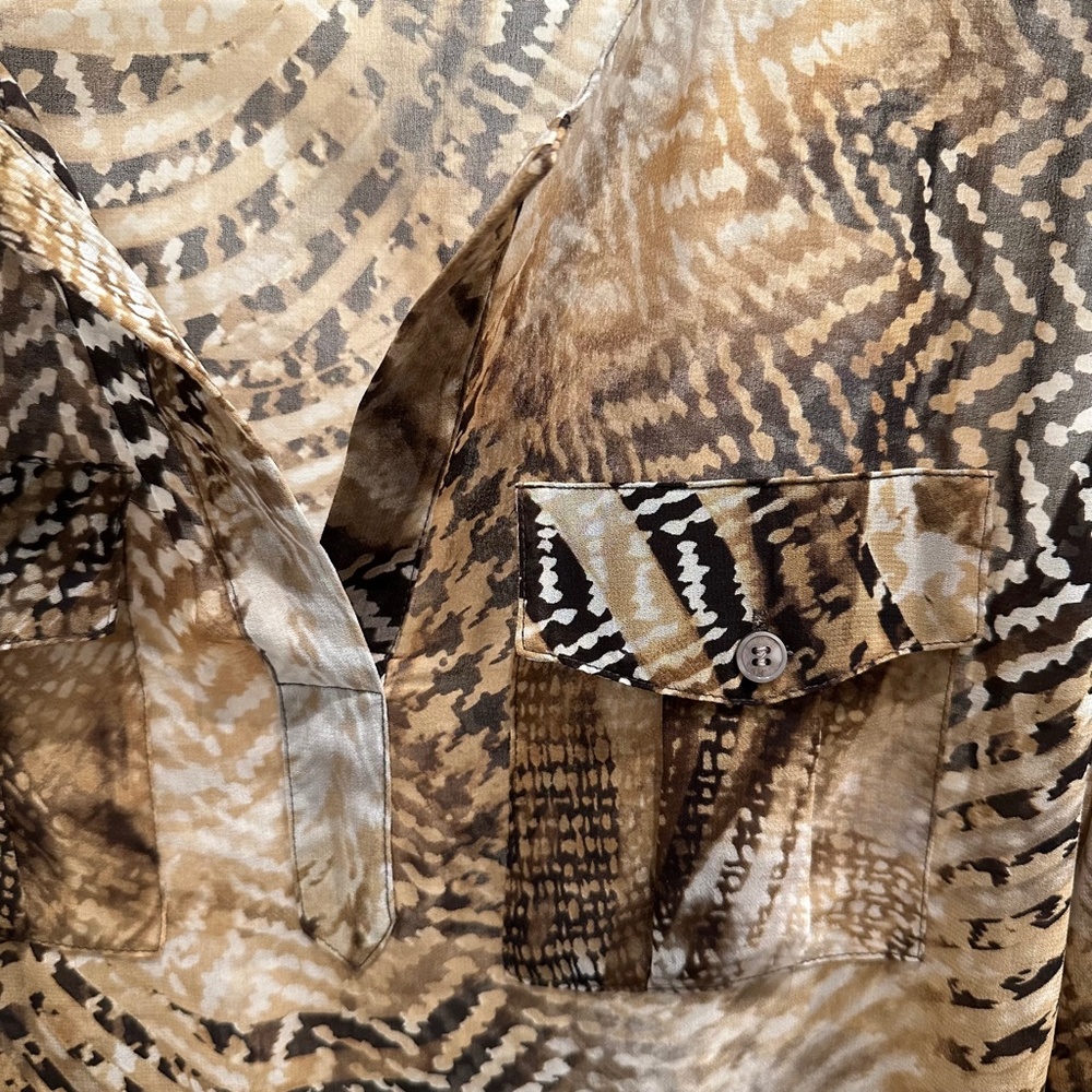 NWOT Vince Camuto Sheer Tribal Print Shirt - Picture 3 of 5